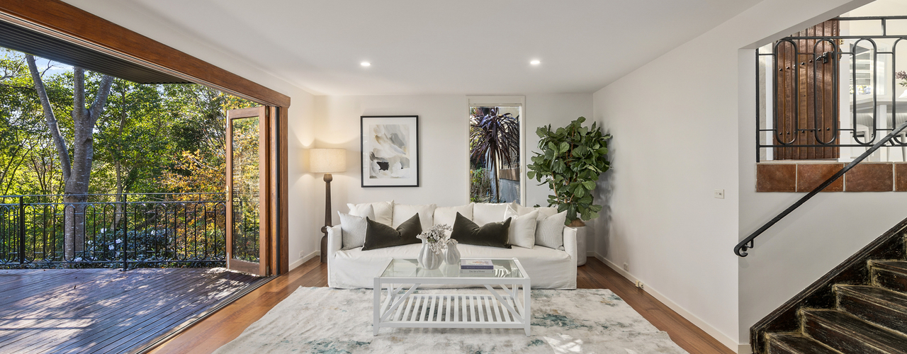 8 Hamilton Avenue, Bowral, NSW 2576 8 Hamilton Avenue, Bowral, NSW 2576